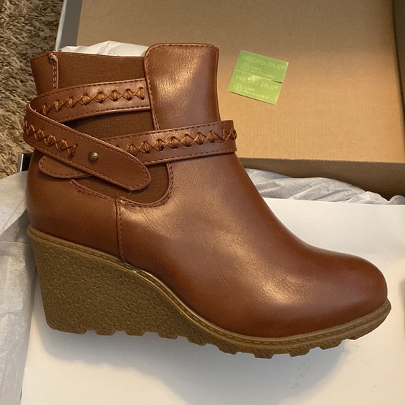 NWT CLOUDWALKERS WIDE FIT Alanna Wedge Bootie - Picture 7 of 10